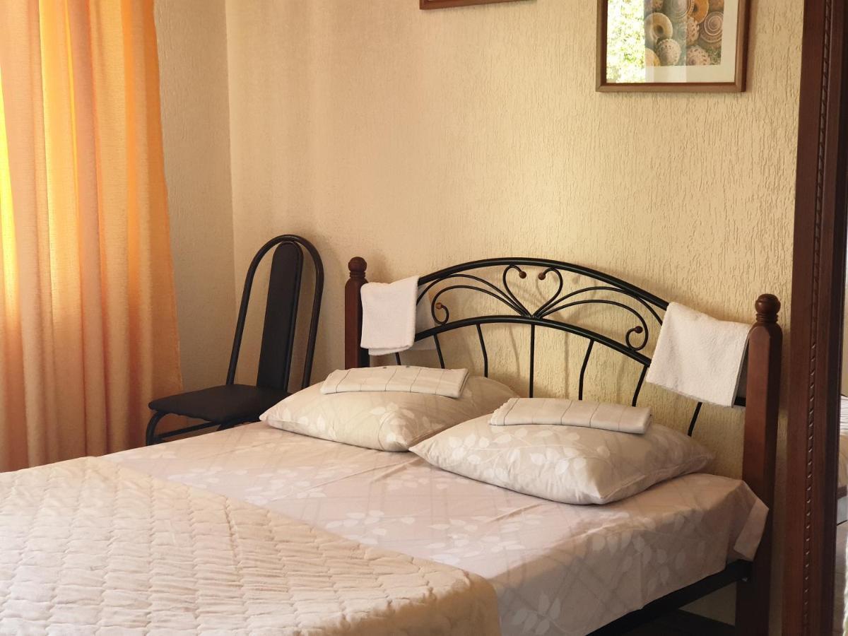 Guest House Lykhny ガグラ エクステリア 写真